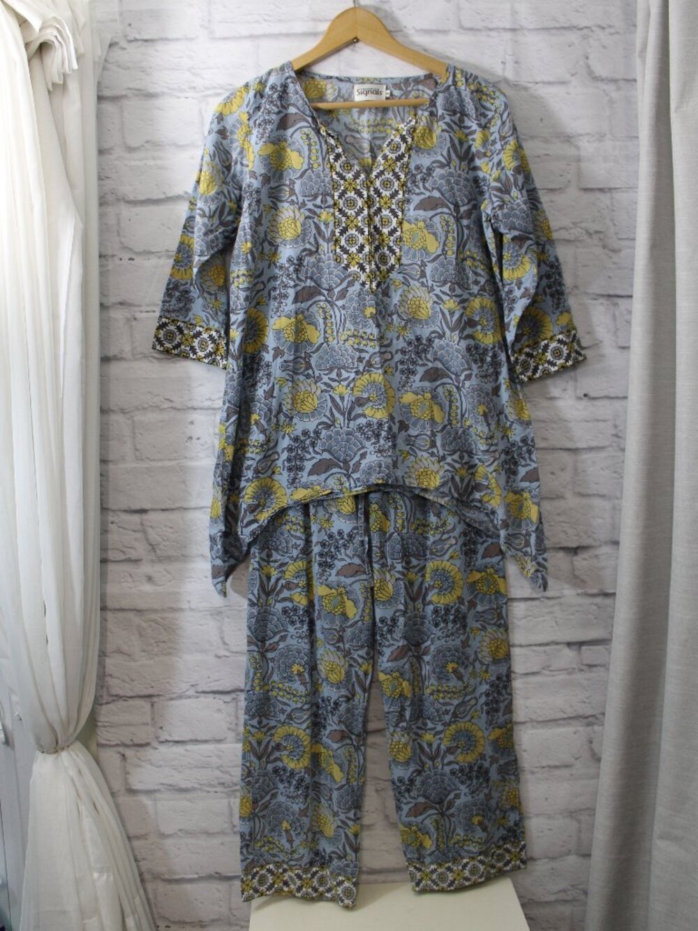 Signals 100% Cotton Loungewear Blue Yellow Floral Shortsleeve Lightweight Medium